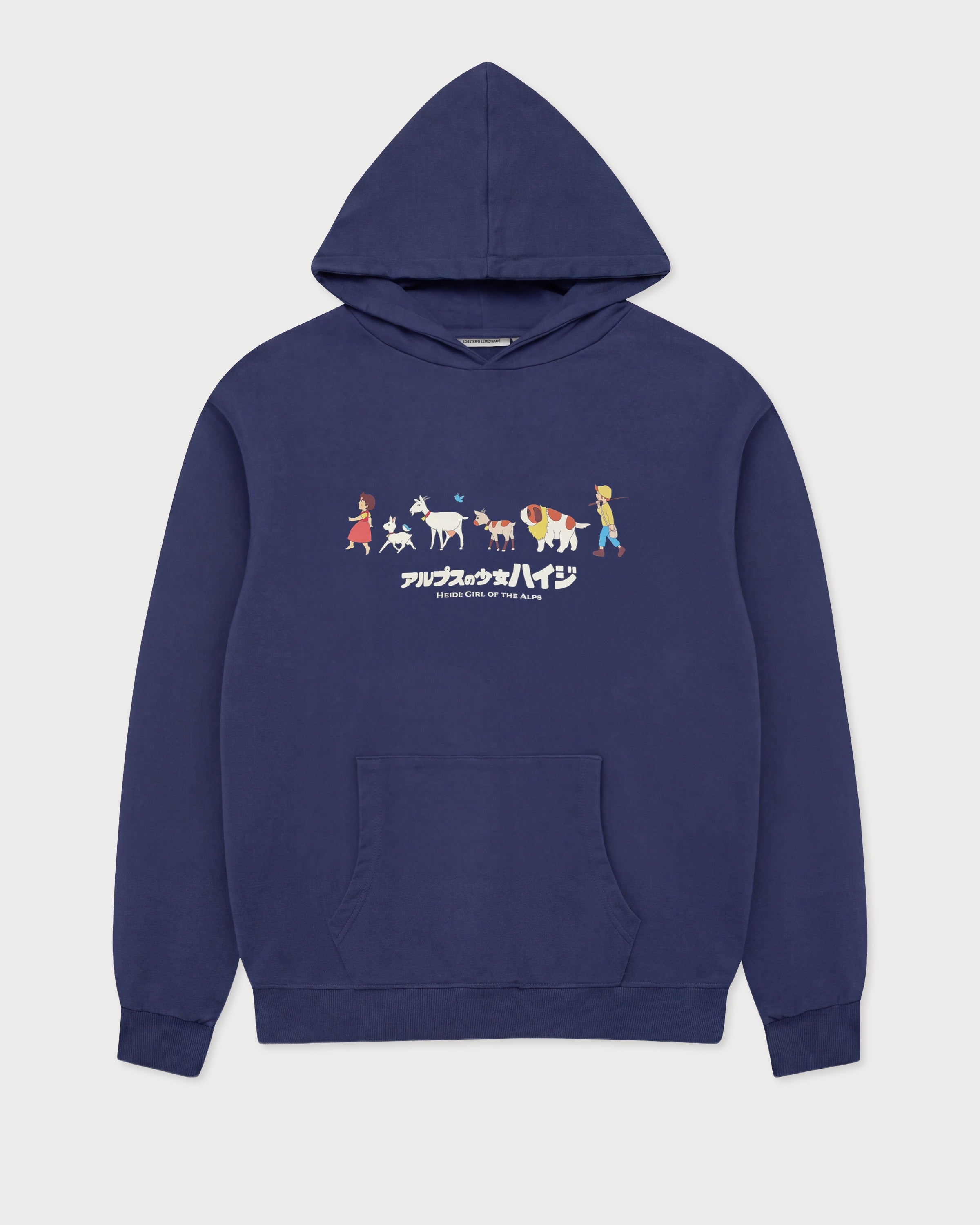 Vorderansicht des navyblauen Street Hoodies mit Heidi Friends-Print auf der Brust. Heidi gemeinsam mit Peter, Josef und den Ziegen.