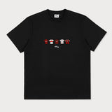 Vorderansicht des schwarzen T-Shirts mit Milan Classic Jerseys-Print auf der Brust. Auswahl an Retro-Trikots von AC Milan.